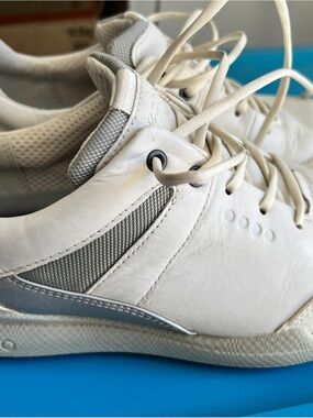 Ecco Women's White and Silver Leather golf shoes